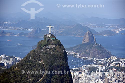  Foto aérea do Cristo Redentor com o Pão de Açúcar ao fundo  - Rio de Janeiro - Rio de Janeiro (RJ) - Brasil