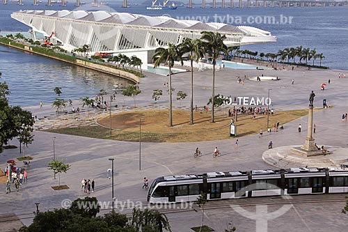  Vista da Praça Mauá com o veículo leve sobre trilhos  - Rio de Janeiro - Rio de Janeiro (RJ) - Brasil