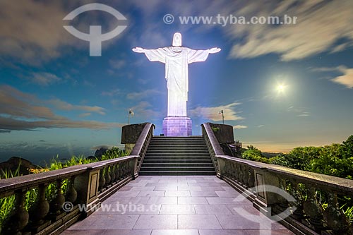  Vista do Cristo Redentor durante o amanhecer  - Rio de Janeiro - Rio de Janeiro (RJ) - Brasil