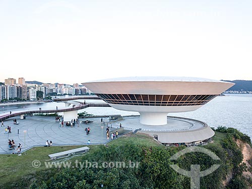  Foto feita com drone do Museu de Arte Contemporânea de Niterói (1996) - parte do Caminho Niemeyer  - Niterói - Rio de Janeiro (RJ) - Brasil