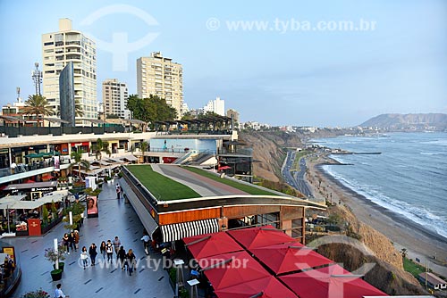  Vista do Larcomar Shopping às margens do Oceano Pacífico  - Lima - Província de Lima - Peru