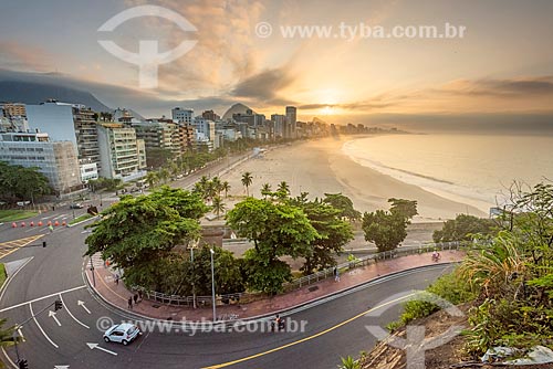  Vista do amanhecer na Praia do Leblon  - Rio de Janeiro - Rio de Janeiro (RJ) - Brasil