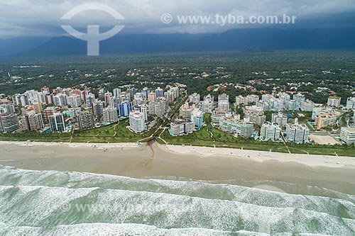  Foto feita com drone da Praia da Riviera de São Lourenço com a Serra do Itatinga ao fundo  - Bertioga - São Paulo (SP) - Brasil