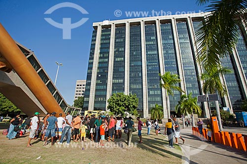  Manifestantes em frente à Prefeitura da cidade do Rio de Janeiro  - Rio de Janeiro - Rio de Janeiro (RJ) - Brasil