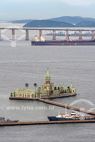  Vista da Ilha Fiscal com a Ponte Rio-Niterói (1974) ao fundo  - Rio de Janeiro - Rio de Janeiro (RJ) - Brasil