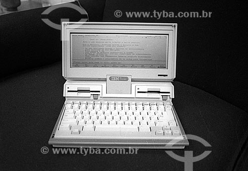  Detalhe do IBM PC Convertible (modelo 5140) - década de 90  - Rio de Janeiro - Rio de Janeiro (RJ) - Brasil