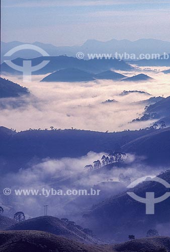  Vista do amanhecer a partir da Serra da Mantiqueira - década de 90  - Resende - Rio de Janeiro (RJ) - Brasil