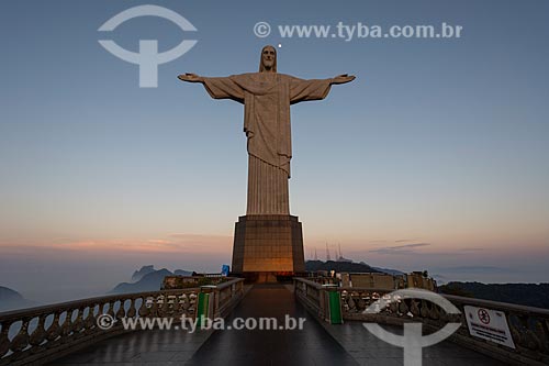  Cristo Redentor durante o amanhecer  - Rio de Janeiro - Rio de Janeiro (RJ) - Brasil