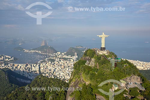  Foto aérea do Cristo Redentor com o Pão de Açúcar ao fundo  - Rio de Janeiro - Rio de Janeiro (RJ) - Brasil