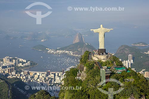  Foto aérea do Cristo Redentor com o Pão de Açúcar ao fundo  - Rio de Janeiro - Rio de Janeiro (RJ) - Brasil