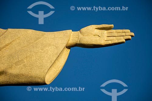  Detalhe da estátua do Cristo Redentor durante o amanhecer  - Rio de Janeiro - Rio de Janeiro (RJ) - Brasil