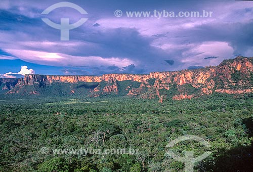  Formação rochosa de arenito no Parque Nacional da Chapada dos Guimarães - década de 2000  - Chapada dos Guimarães - Mato Grosso (MT) - Brasil