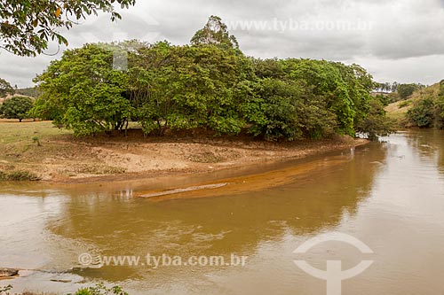  Vista do assoreamento do Rio Pomba durante a época da vazante  - Guarani - Minas Gerais (MG) - Brasil