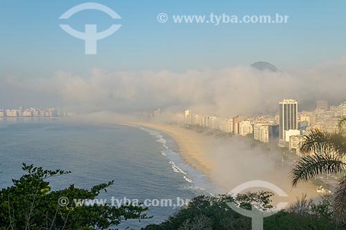  Nevoeiro na Praia do Leme ao amanhecer  - Rio de Janeiro - Rio de Janeiro (RJ) - Brasil