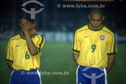 Roberto Carlos e Ronaldo Fenômeno - Seleção Brasileira - Jogo Brasil x Argentina - Preparação para a Copa de 1998 - Rio de Janeiro - Rio de Janeiro (RJ) - Brasil