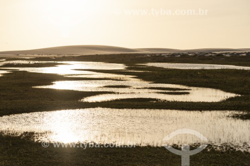 Lagoa e dunas no Parque Nacional dos Lençóis Maranhenses  - Santo Amaro do Maranhão - Maranhão (MA) - Brasil