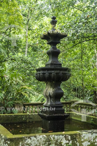 Fonte no jardim do Museu do Açude - Rio de Janeiro - Rio de Janeiro (RJ) - Brasil