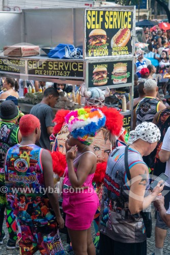 Foliões durante o Concurso folião original - Cinelândia - Rio de Janeiro - Rio de Janeiro (RJ) - Brasil