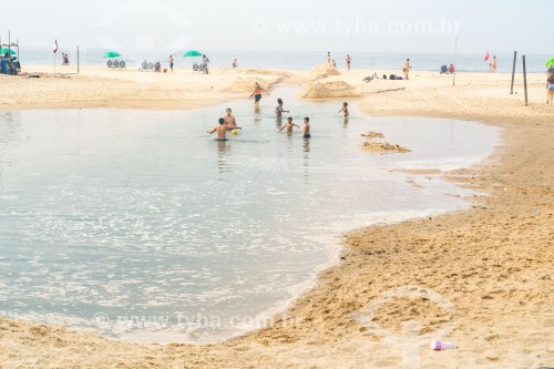 Língua negra na Praia de Copacabana  - Rio de Janeiro - Rio de Janeiro (RJ) - Brasil