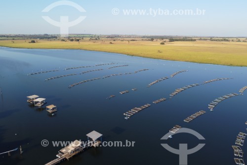 Foto feita com drone de tanques para criação de peixes - Zacarias - São Paulo (SP) - Brasil