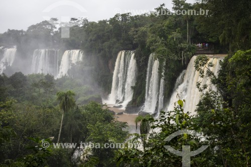 Cachoeiras no Parque Nacional do Iguaçu - Fronteira entre Brasil e Argentina - Foz do Iguaçu - Paraná (PR) - Brasil