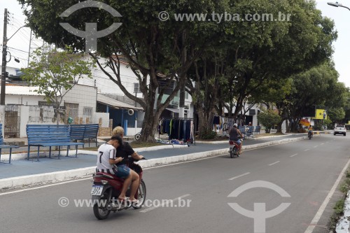 Motociclista sem capacete na Avenida Amazonas - Parintins - Amazonas (AM) - Brasil