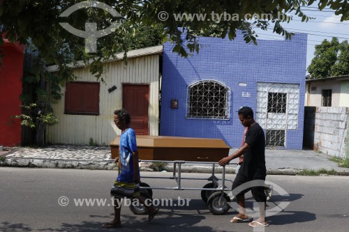 Cortejo fúnebre na Avenida Amazonas - Parintins - Amazonas (AM) - Brasil