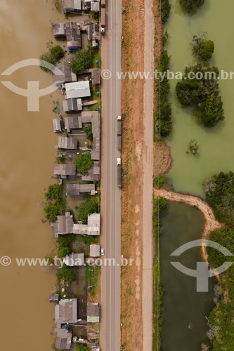 Foto feita com drone da Rodovia BR-364 beirando o Rio Jamari - Itapuã do Oeste - Rondônia (RO) - Brasil