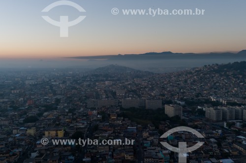 Foto feita com drone do amanhecer na Zona Norte do Rio de Janeiro - Rio de Janeiro - Rio de Janeiro (RJ) - Brasil