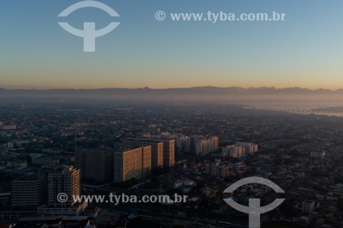 Foto feita com drone do amanhecer na Zona Norte do Rio de Janeiro - Rio de Janeiro - Rio de Janeiro (RJ) - Brasil