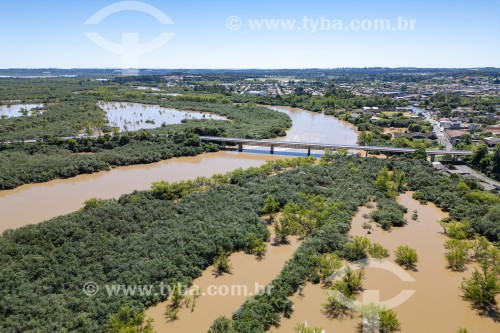 Foto feita com drone de cheia no Rio Iguaçu no ano de 2023 - São Mateus do Sul - Paraná (PR) - Brasil