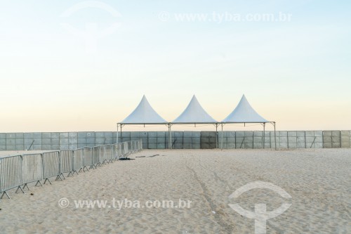 Tapumes instalados para evento na Praia de Copacabana - Rio de Janeiro - Rio de Janeiro (RJ) - Brasil