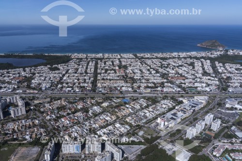 Vista aérea de casas e condominios residenciais - Rio de Janeiro - Rio de Janeiro (RJ) - Brasil