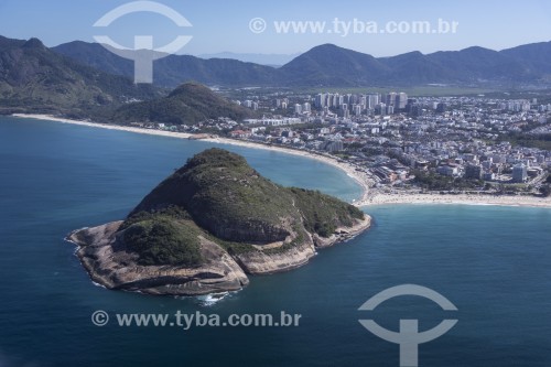 Vista aérea da Pedra do Pontal entre a Praia do Pontal e a Praia do Recreio dos Bandeirantes  - Rio de Janeiro - Rio de Janeiro (RJ) - Brasil