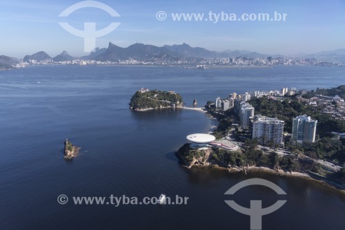 Vista aérea do Museu de Arte Contemporânea de Niterói (1996) - parte do Caminho Niemeyer  - Niterói - Rio de Janeiro (RJ) - Brasil