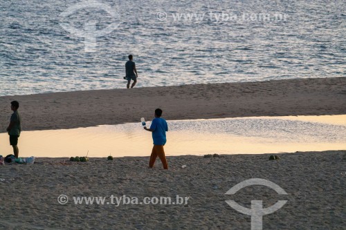 Banhistas na Praia do Arpoador - Rio de Janeiro - Rio de Janeiro (RJ) - Brasil