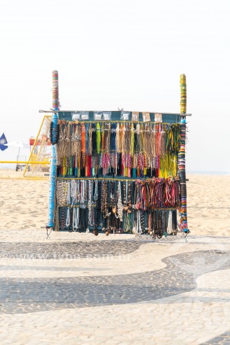 Display para venda de artesanato na Praia de Copacabana - Rio de Janeiro - Rio de Janeiro (RJ) - Brasil