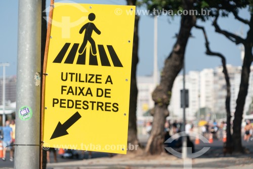 Placa de sinalização na Avenida Atlântica - Rio de Janeiro - Rio de Janeiro (RJ) - Brasil