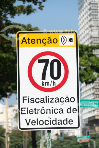 Placa de sinalização na Avenida Atlântica - Rio de Janeiro - Rio de Janeiro (RJ) - Brasil