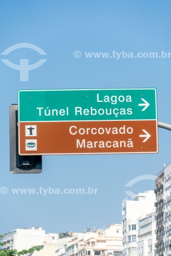 Placa de sinalização na Avenida Atlântica - Rio de Janeiro - Rio de Janeiro (RJ) - Brasil