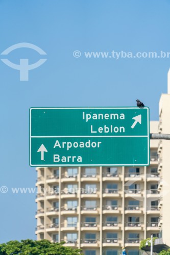 Placa de sinalização na Avenida Atlântica - Rio de Janeiro - Rio de Janeiro (RJ) - Brasil