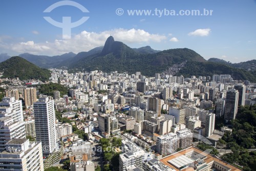 Vista aérea de Botafogo com o Cristo Redentor ao fundo - Rio de Janeiro - Rio de Janeiro (RJ) - Brasil