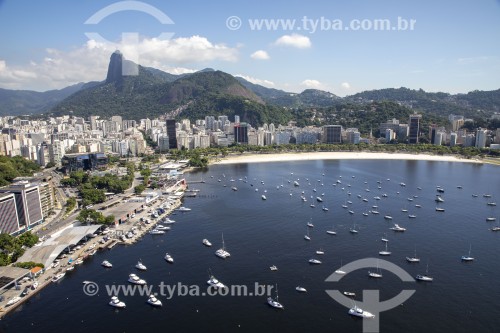 Vista aérea do Iate Clube do Rio de Janeiro com a Praia de Botafogo e o Cristo Redentor ao fundo  - Rio de Janeiro - Rio de Janeiro (RJ) - Brasil