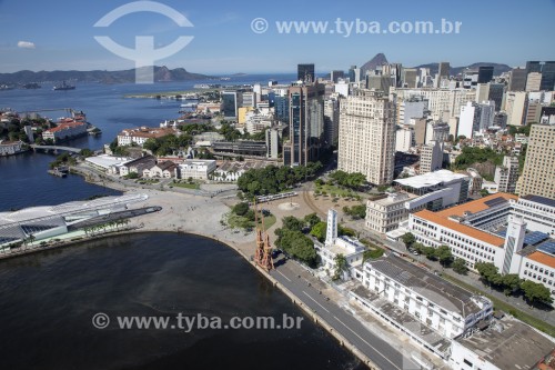 Vista aérea da Praça Mauá com o Centro Empresarial RB1, Edifício Joseph Gire (1929), Monumento à Visconde de Mauá e o Museu do Amanhã - Rio de Janeiro - Rio de Janeiro (RJ) - Brasil