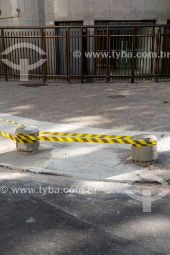 Calçada interditada para obra no Posto 6 - Rio de Janeiro - Rio de Janeiro (RJ) - Brasil