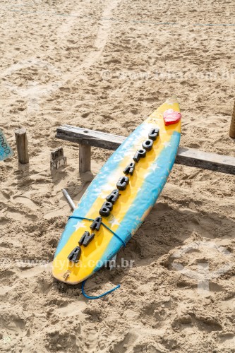 Prancha de Surf decorativa na Praia de Copacabana - Rio de Janeiro - Rio de Janeiro (RJ) - Brasil