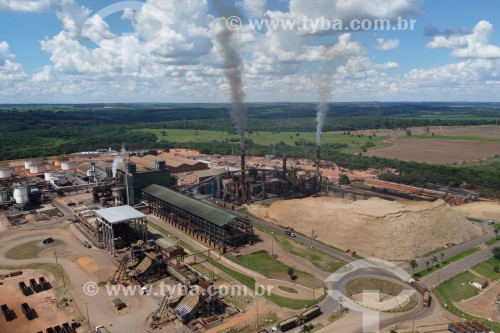 Foto feita com drone da Usina Cofco - Produtora de açúcar, álcool e etanol - Sebastianópolis do Sul - São Paulo (SP) - Brasil