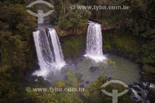 Foto feita com drone de cachoeiras no Parque Nacional do Iguaçu - Fronteira entre Brasil e Argentina - Foz do Iguaçu - Paraná (PR) - Brasil