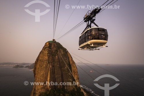 Bondinho fazendo a travessia entre o Morro da Urca e o Pão de Açúcar - Rio de Janeiro - Rio de Janeiro (RJ) - Brasil