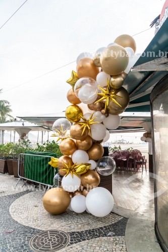 Quiosque decorado para Reveillon 2025 - Praia de Copacabana - Rio de Janeiro - Rio de Janeiro (RJ) - Brasil